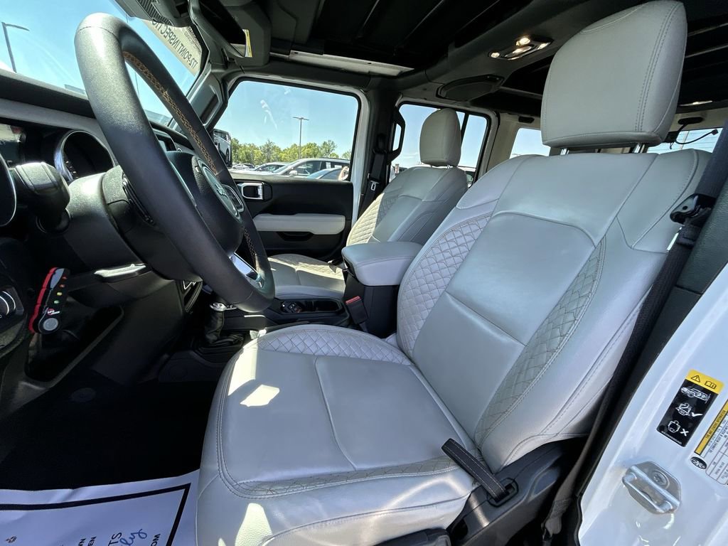 Used 2023 Jeep Wrangler Unlimited Sahara AWD/4WD image 17