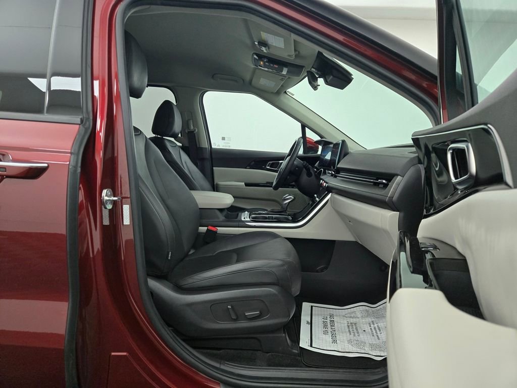 Used 2024 Kia Carnival SX image 30