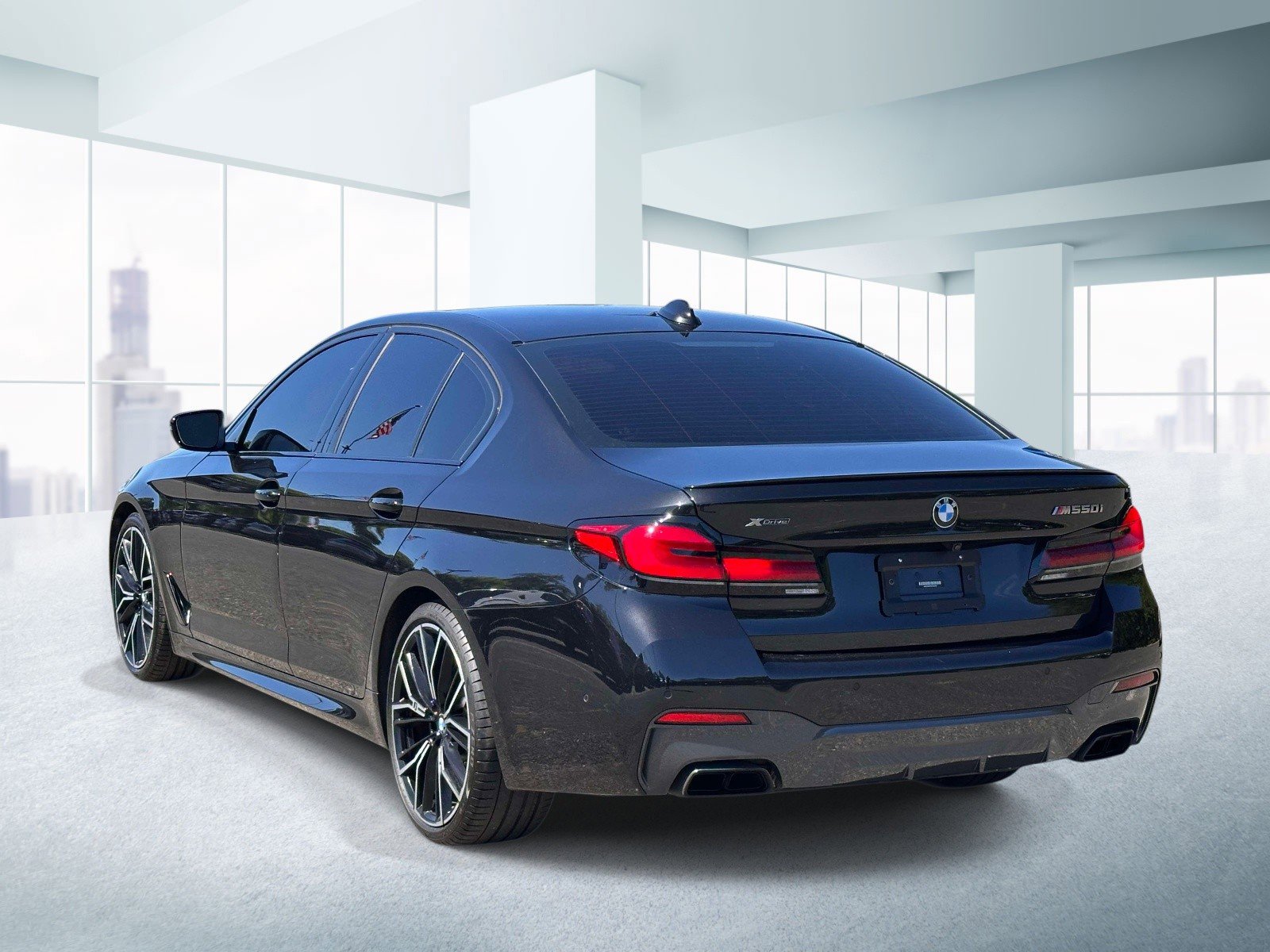 Used 2021 BMW M550i xDrive w/ Dynamic Handling Package AWD/4WD image 3