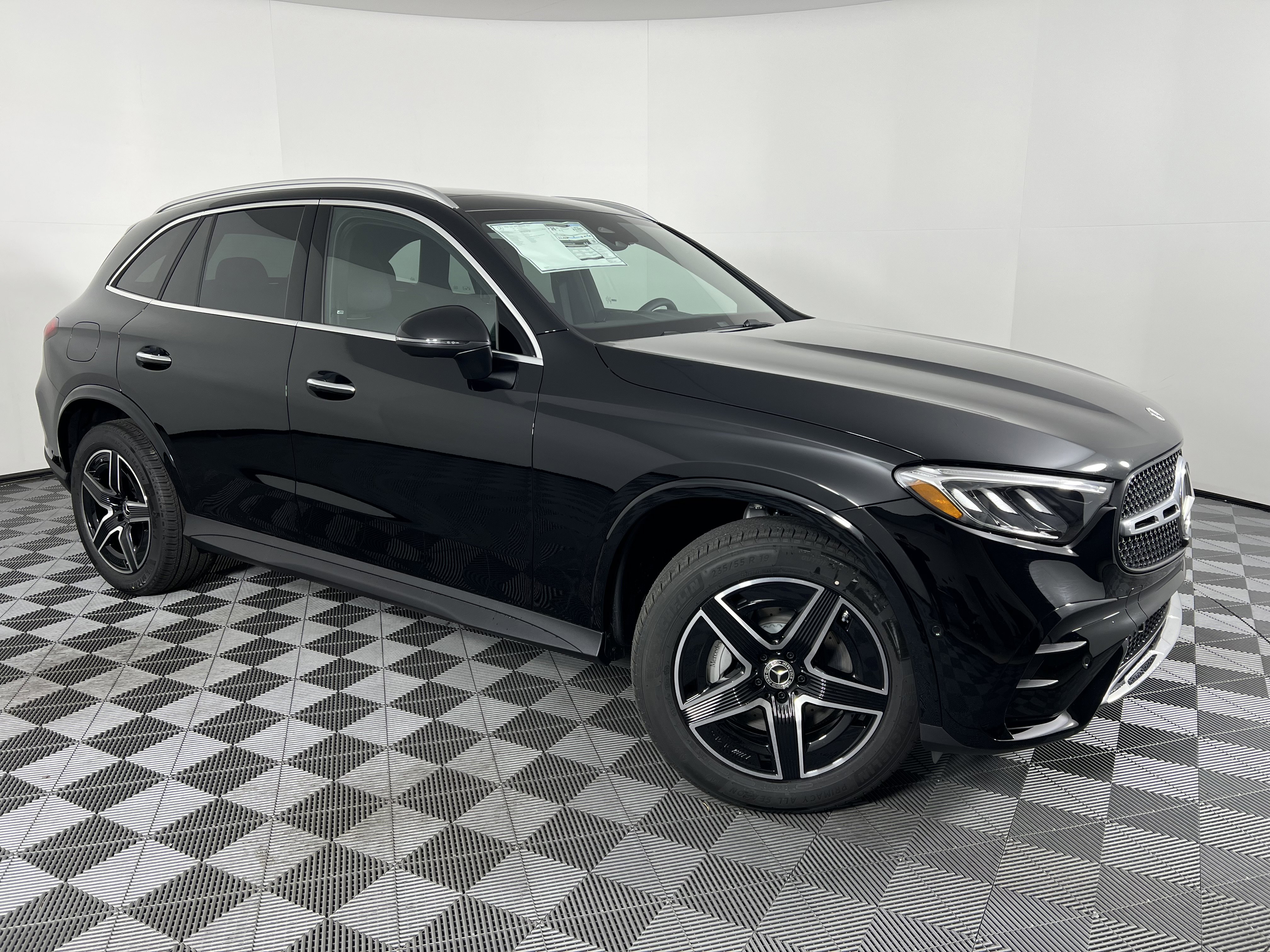 New 2026 Mercedes-Benz GLC 300 4MATIC image 2