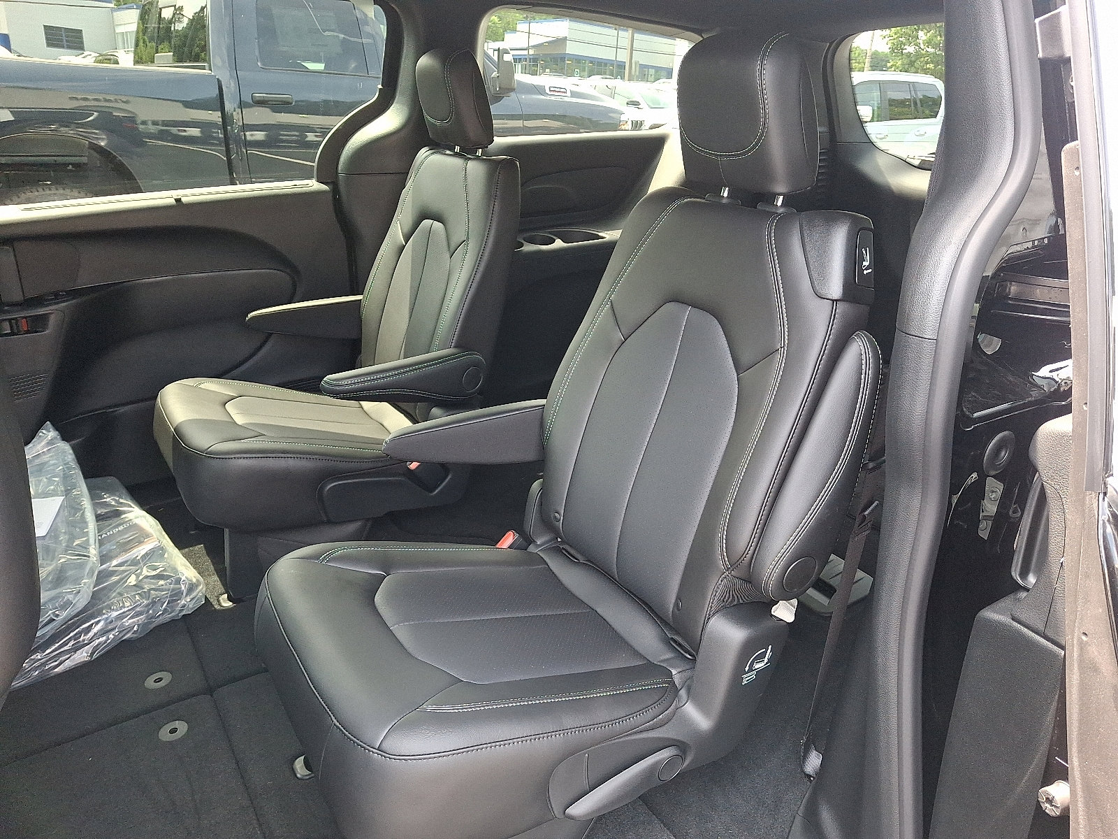 New 2026 Chrysler Pacifica Select image 6