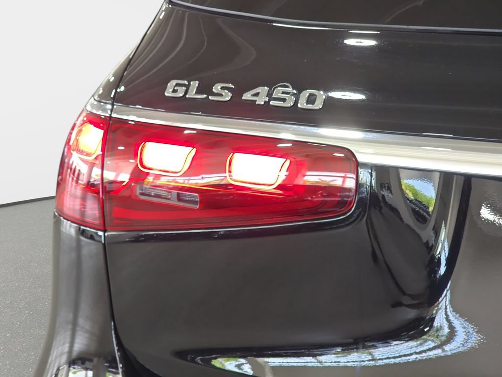 Used 2024 Mercedes-Benz GLS 450 4MATIC image 31