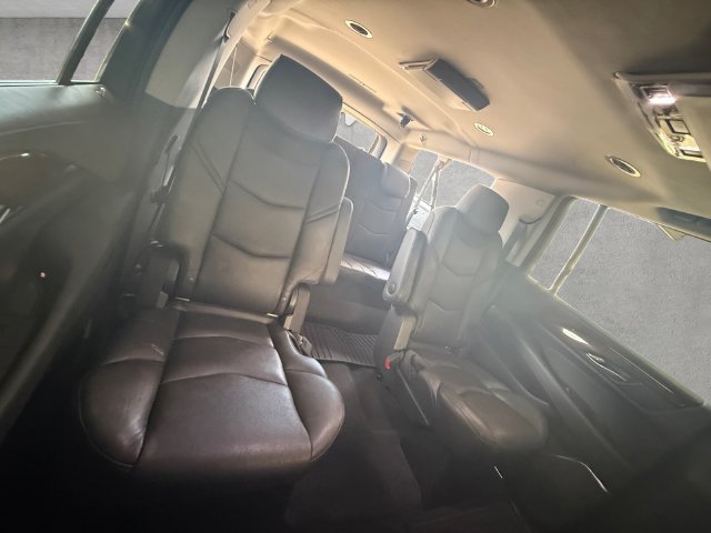 Used 2020 Cadillac Escalade ESV Premium Luxury RWD image 22