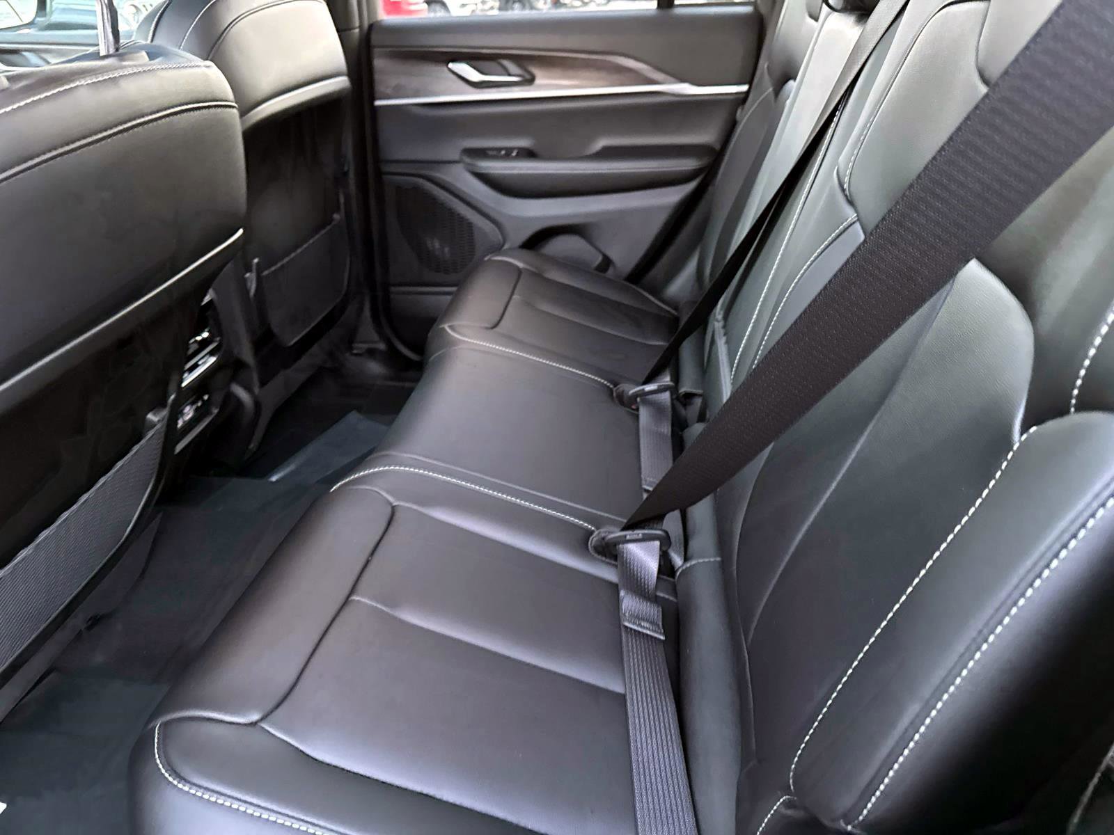 New 2025 Jeep Grand Cherokee Limited image 6