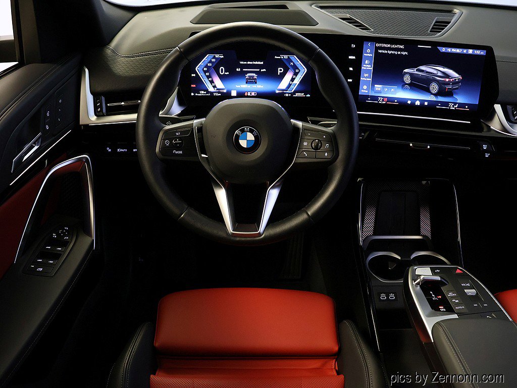 Certified 2025 BMW X2 xDrive28i image 15