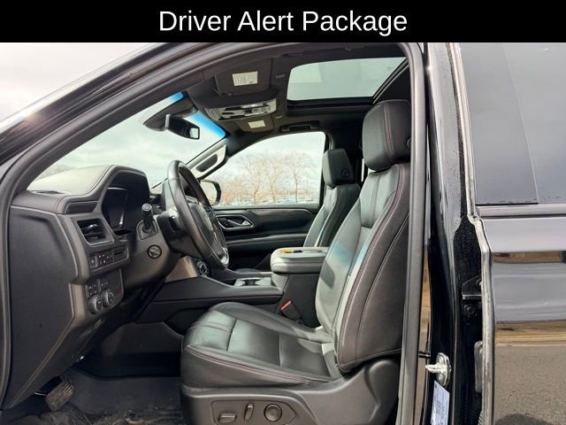 Used 2022 Chevrolet Suburban RST w/ Sport Performance Package image 8