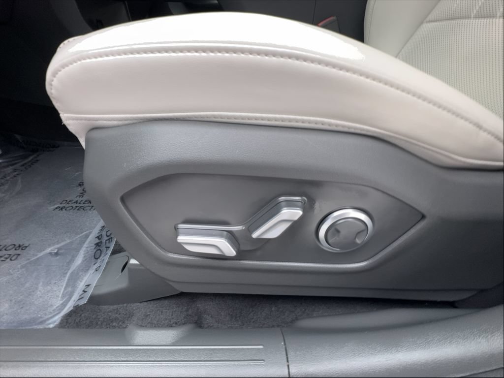 Used 2026 Hyundai Santa Fe SEL FWD image 24