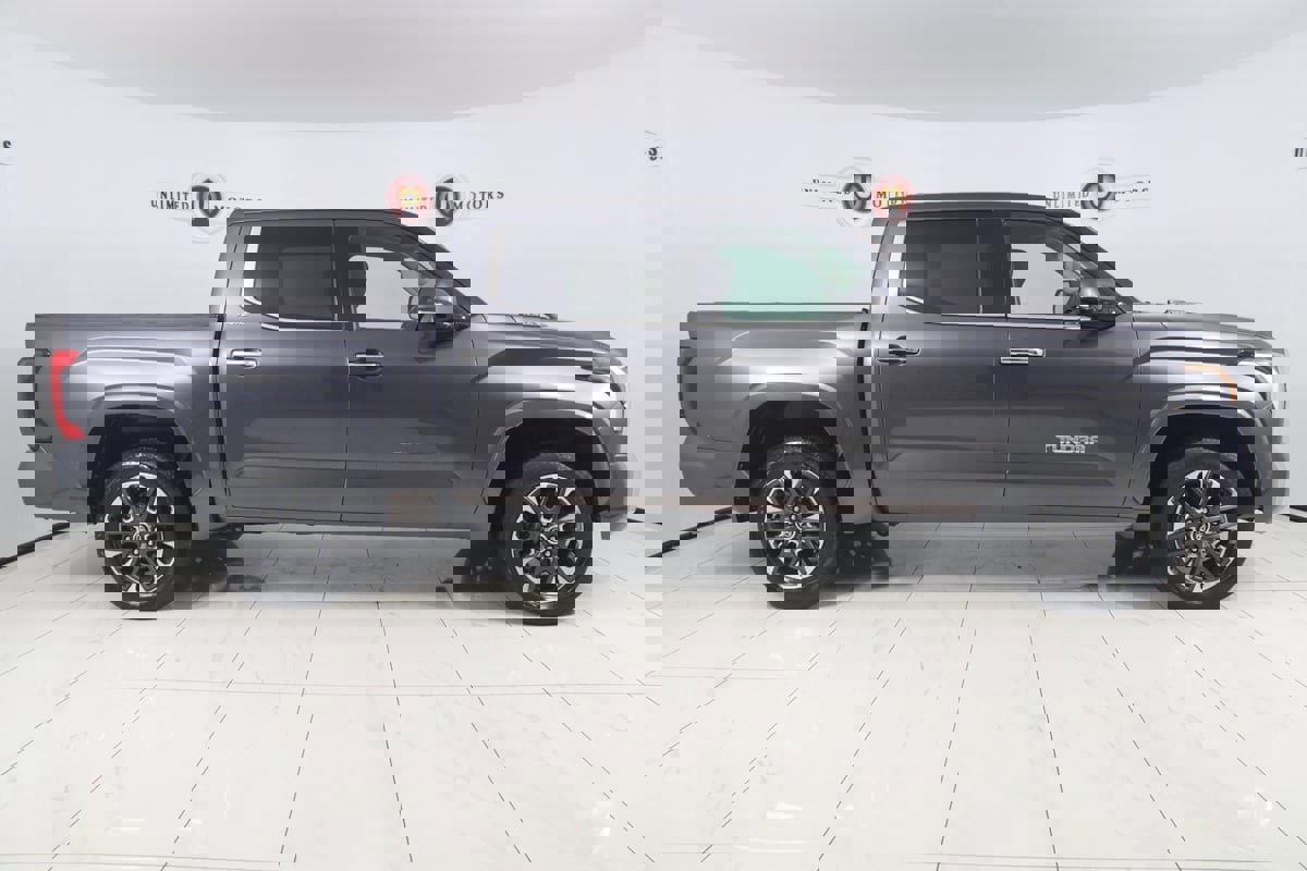 Used 2023 Toyota Tundra Limited image 2