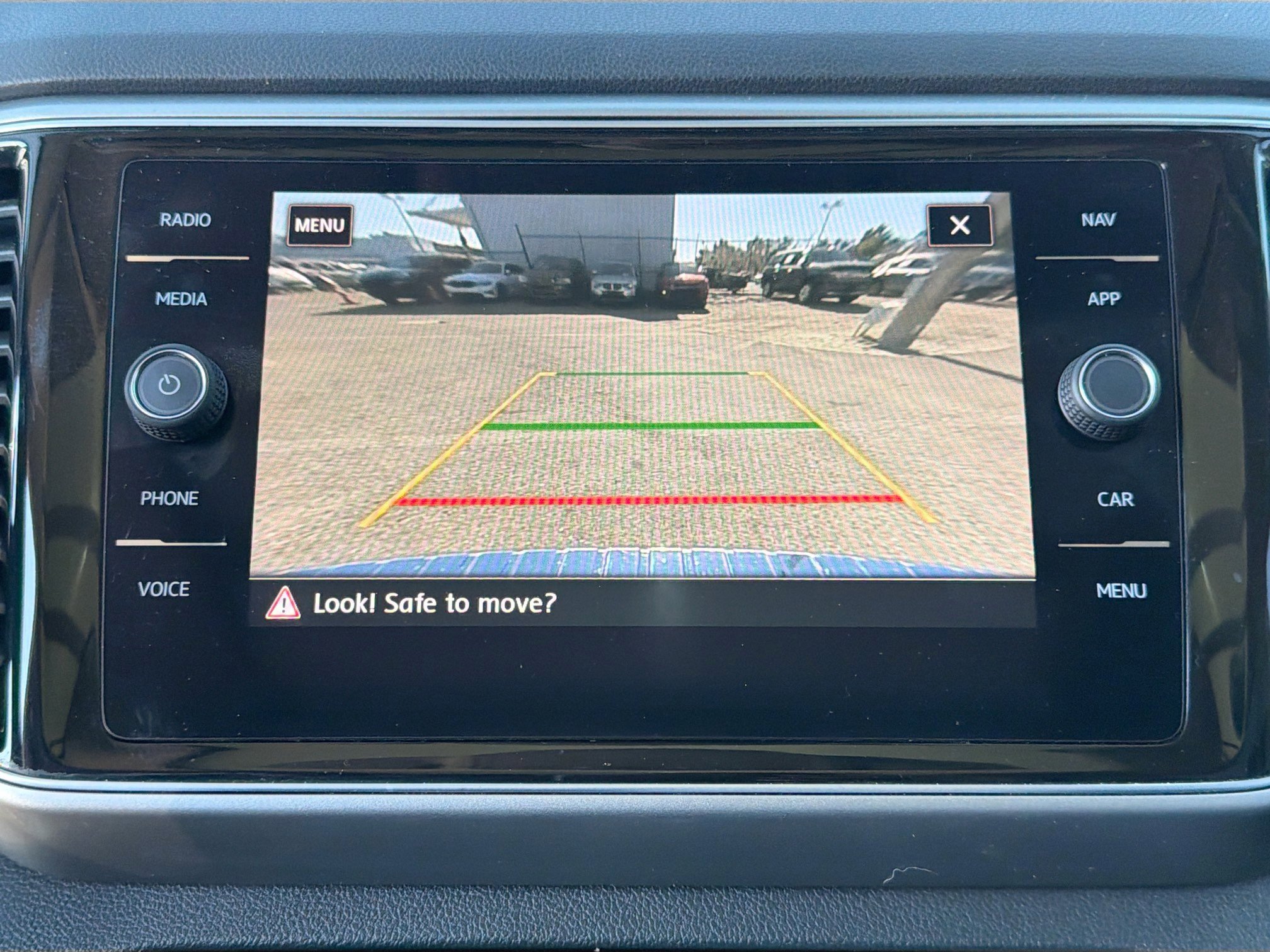 Used 2018 Volkswagen Atlas SEL Premium image 32