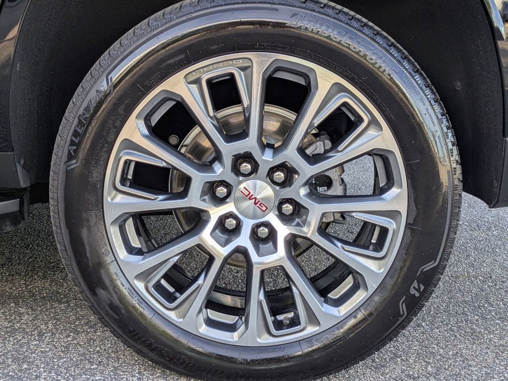 Used 2025 GMC Yukon Denali image 17