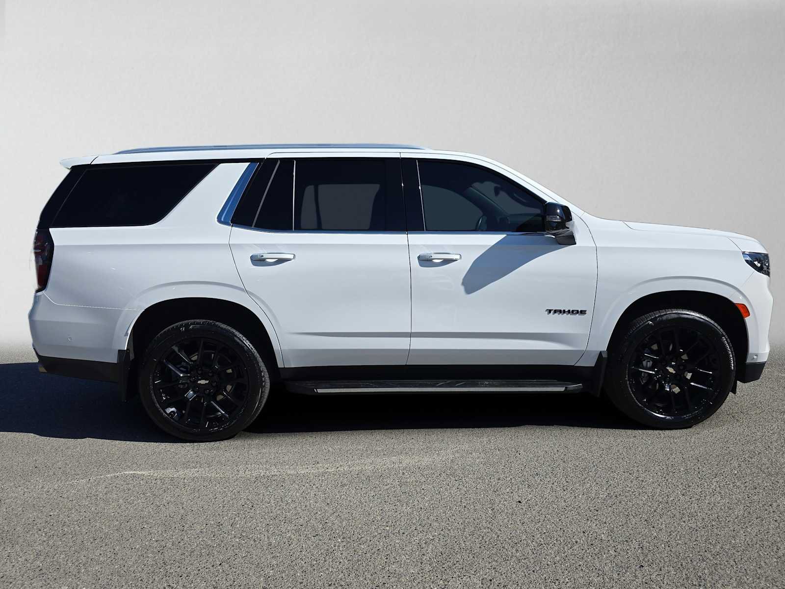 Used 2023 Chevrolet Tahoe Premier w/ Advanced Technology Package AWD/4WD image 2
