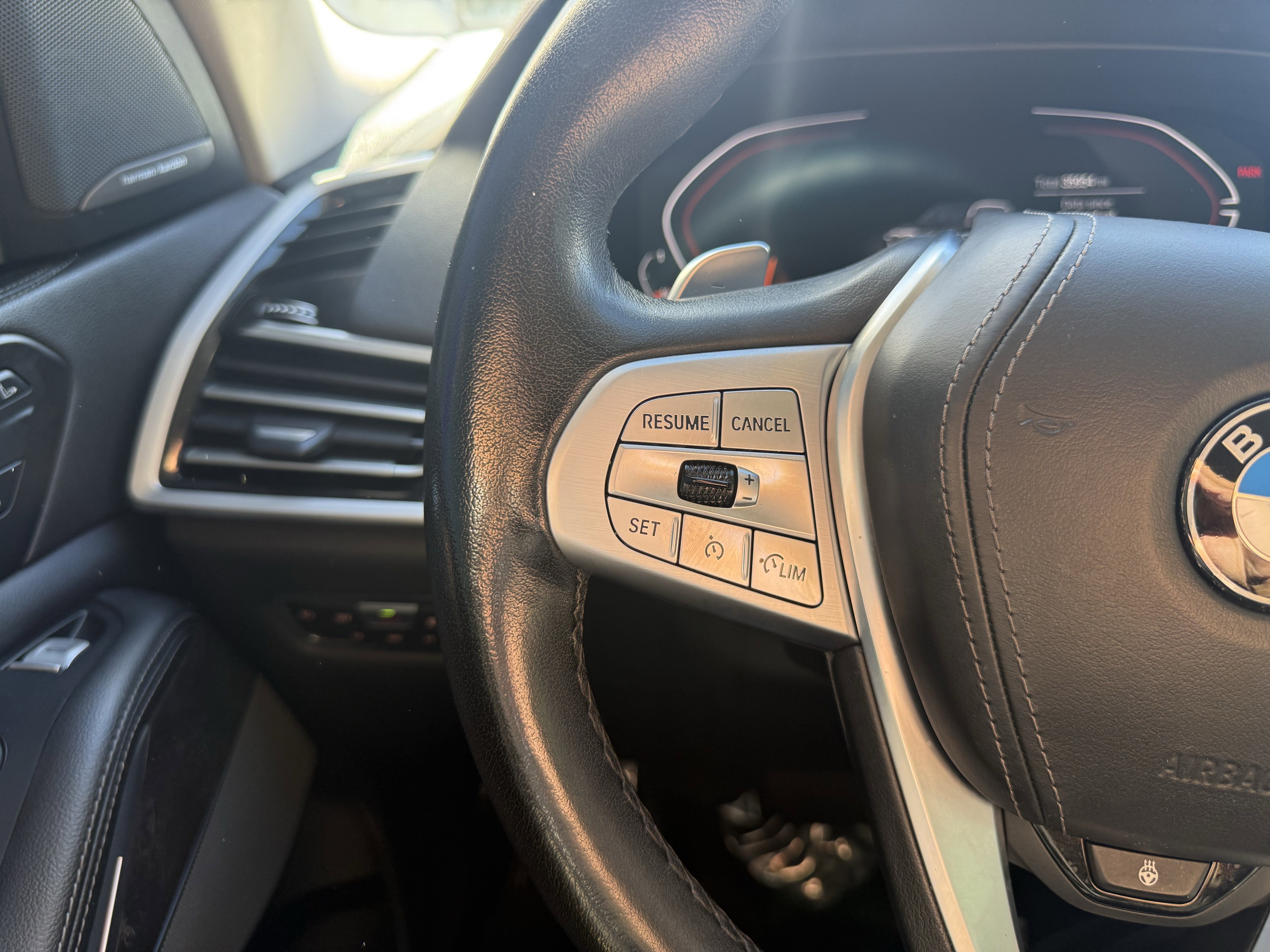 Used 2022 BMW X7 xDrive40i w/ Premium Package image 24