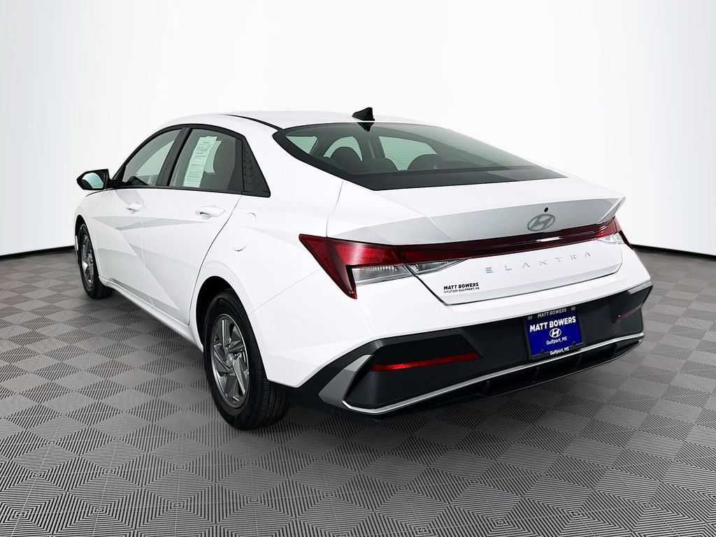 Certified 2025 Hyundai Elantra SE image 7