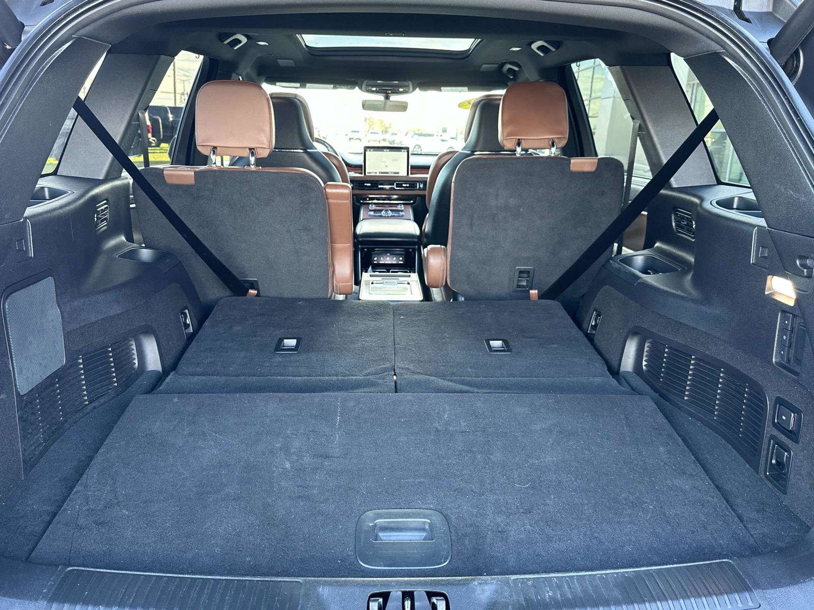 Used 2022 Lincoln Aviator Reserve w/ Equipment Group 201A image 23