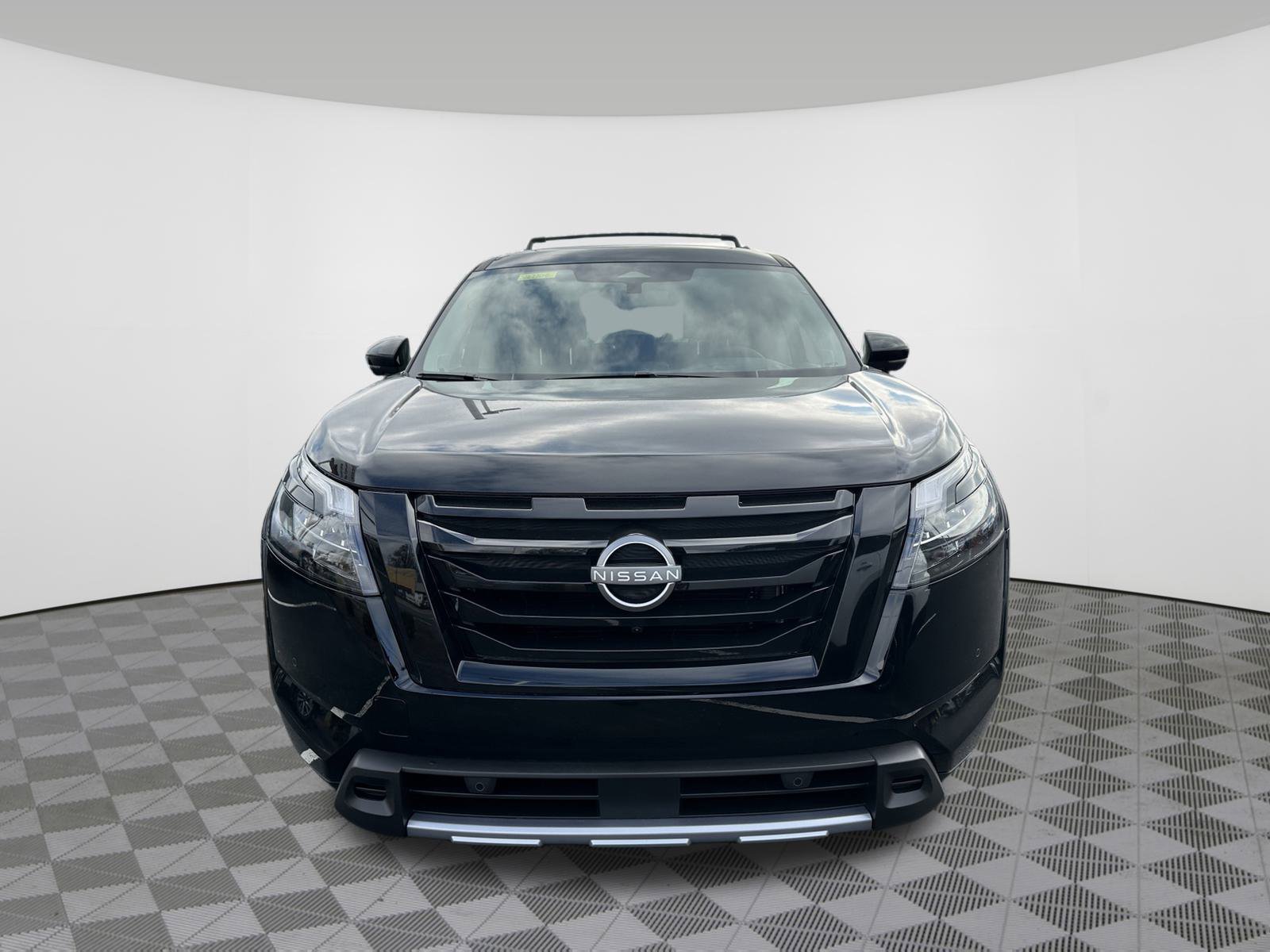 New 2025 Nissan Pathfinder Platinum image 12