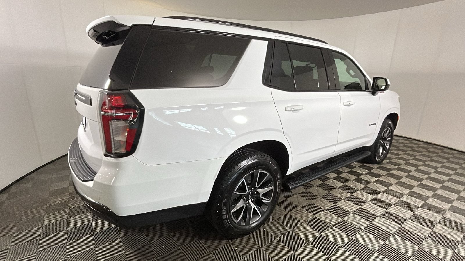 Used 2022 Chevrolet Tahoe Z71 AWD/4WD image 3