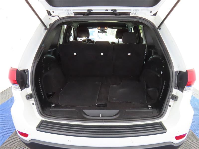 Used 2021 Jeep Grand Cherokee Laredo image 12