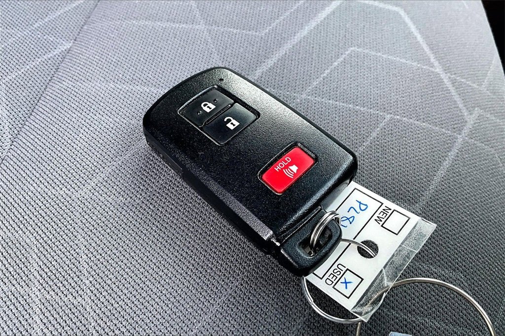 Used 2022 Toyota Tacoma TRD Sport image 11