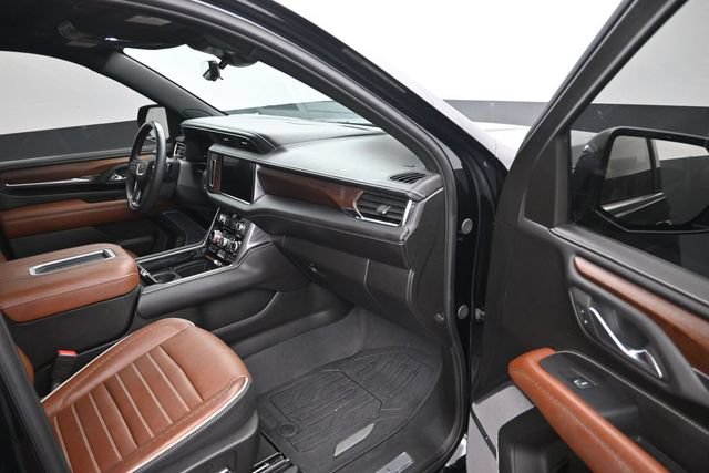 Used 2024 GMC Yukon Denali Ultimate AWD/4WD image 9