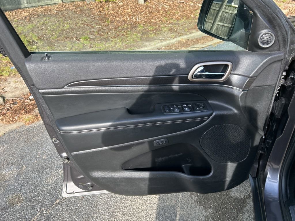 Used 2015 Jeep Grand Cherokee Limited w/ Trailer Tow Group IV image 14