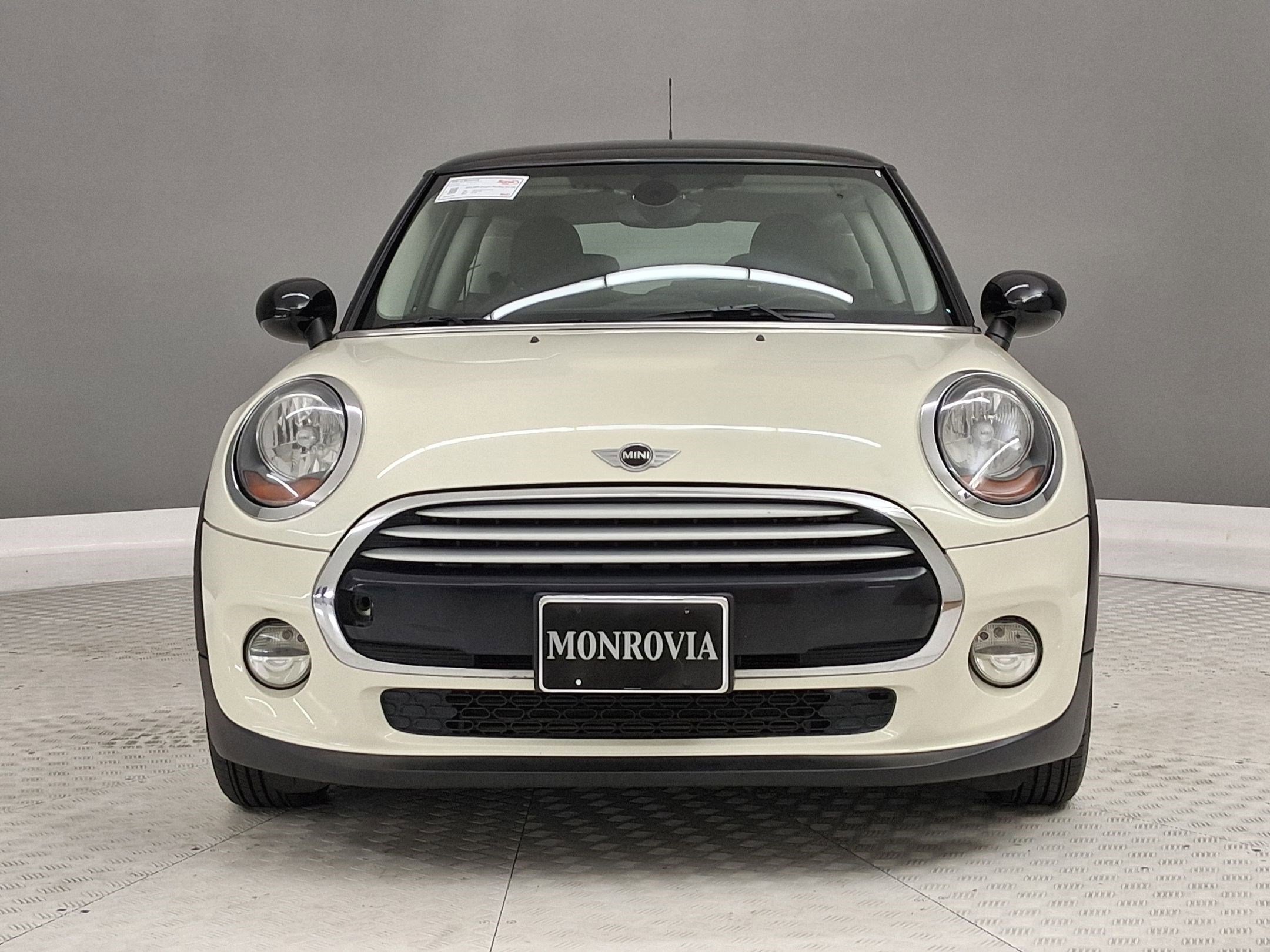 Certified 2015 MINI Cooper 2-Door Hardtop image 4