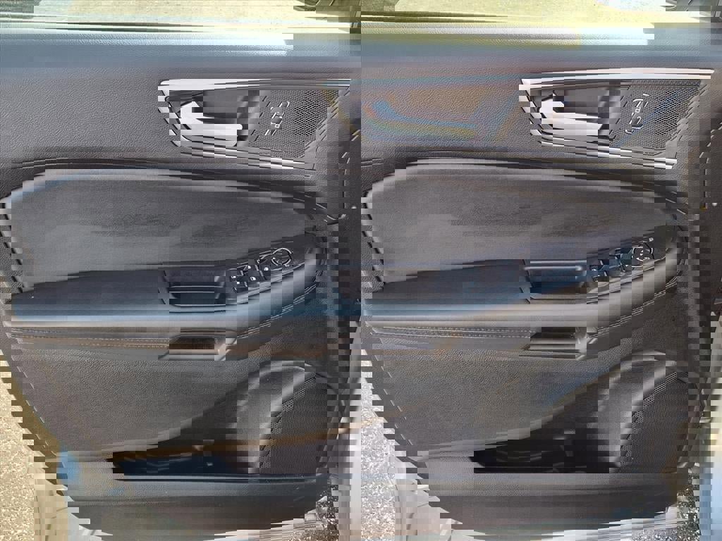 Used 2022 Ford Edge SEL image 13