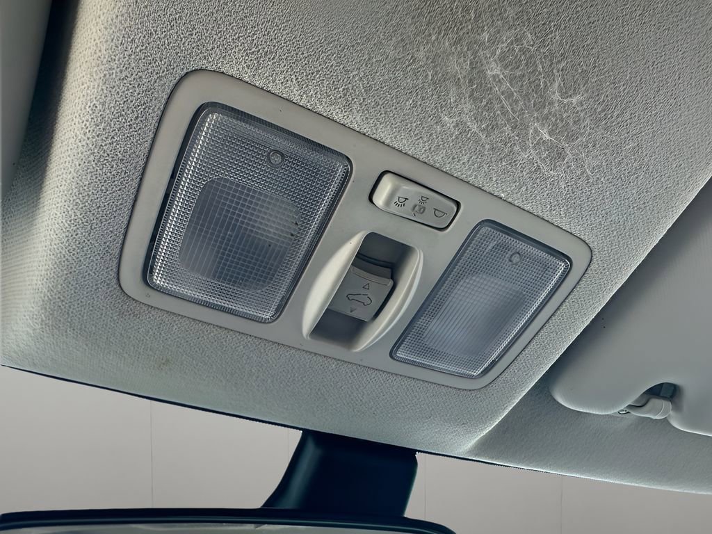 Used 2024 Hyundai Venue SEL image 19