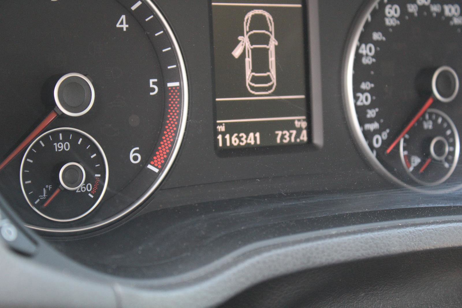 Used 2015 Volkswagen Passat TDI SEL Premium image 10