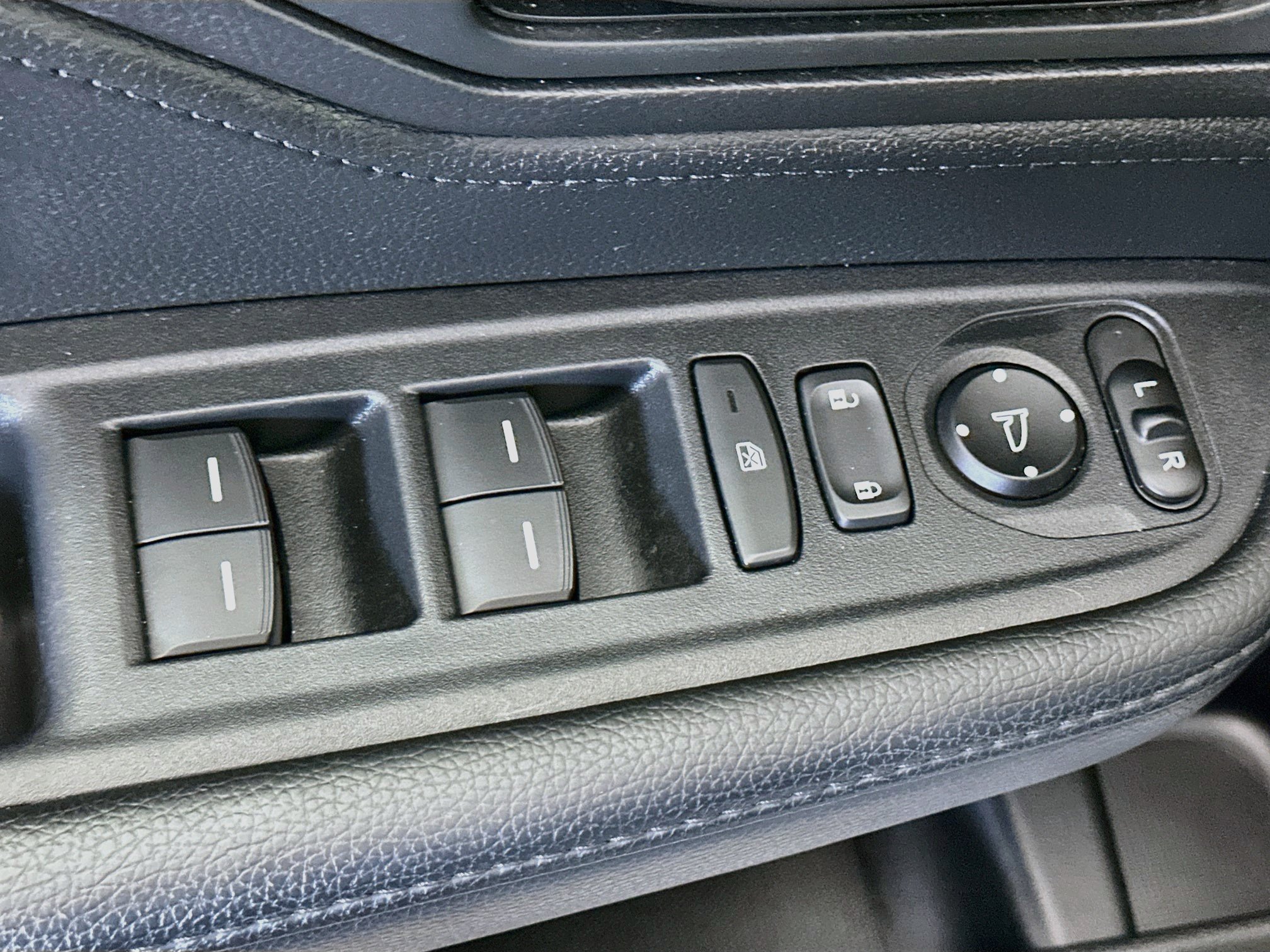 Used 2025 Honda Odyssey EX-L image 15