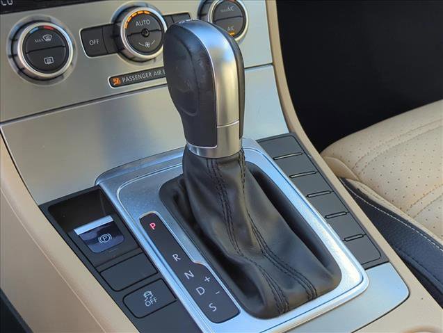 Used 2013 Volkswagen CC Lux image 11