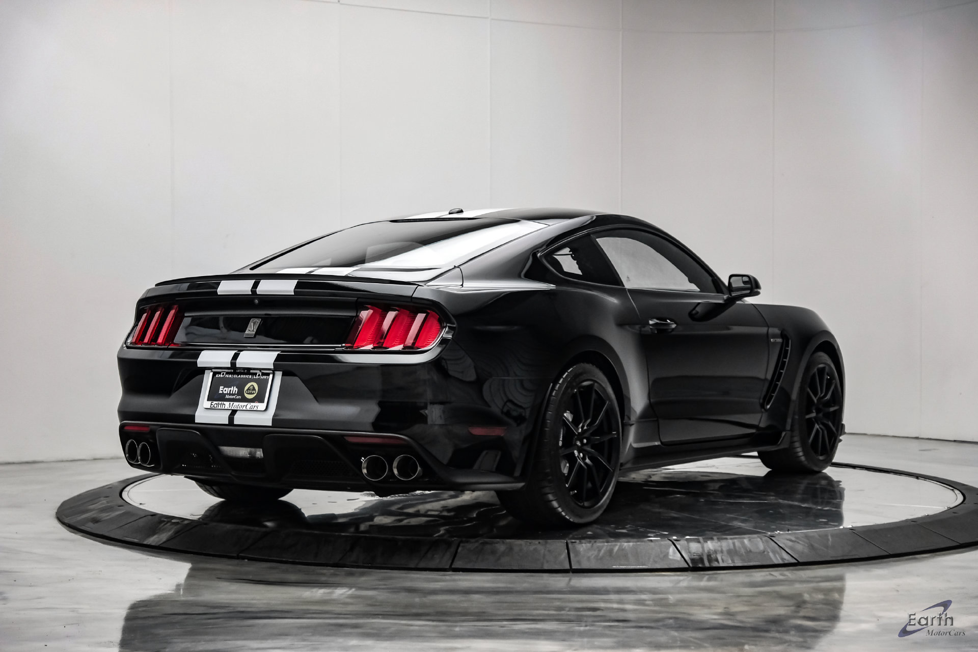 Used 2015 Ford Mustang Shelby GT350 RWD image 16