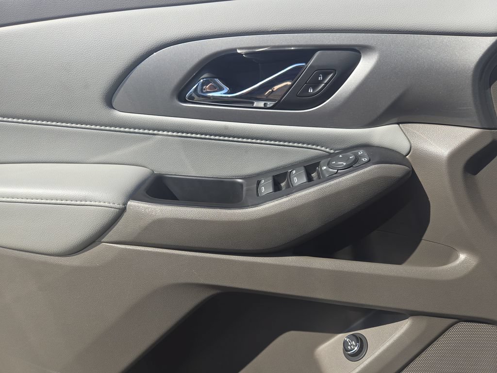 Used 2019 Chevrolet Traverse LT FWD image 24
