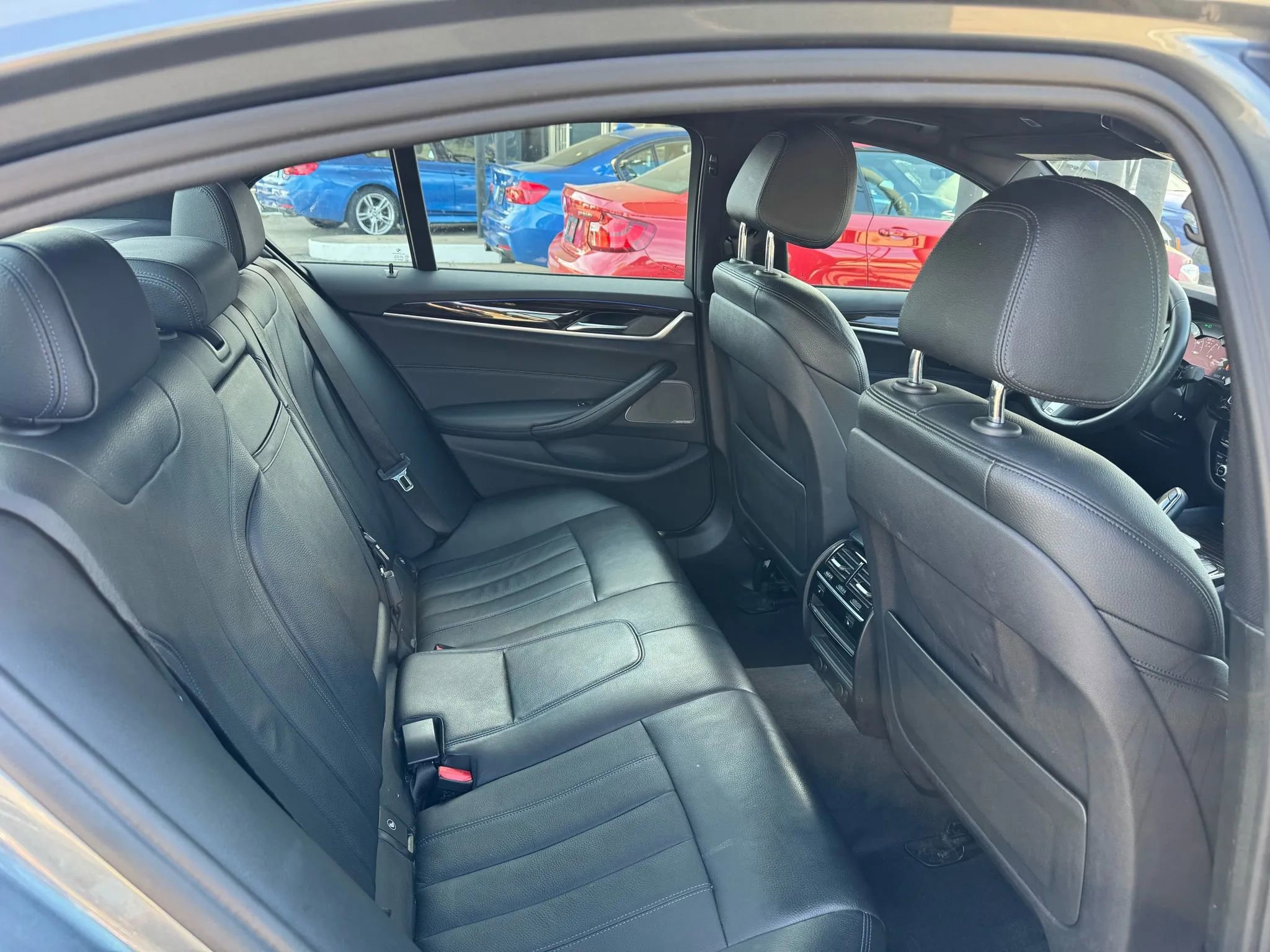 Used 2019 BMW 540i xDrive w/ M Sport Package image 25