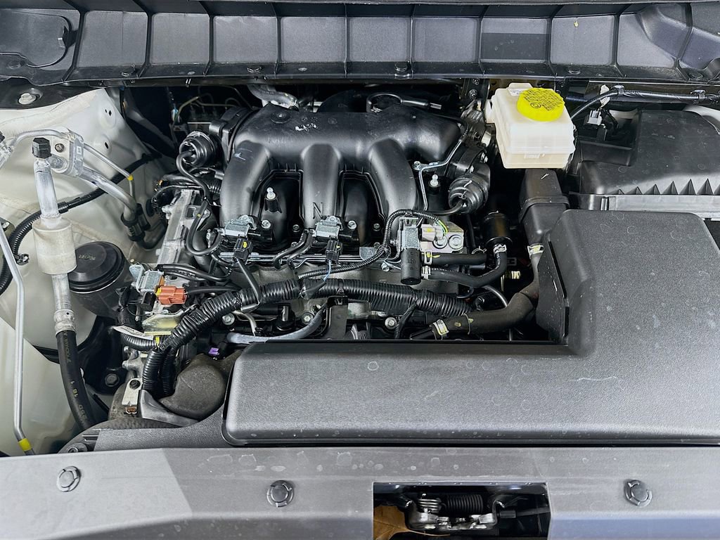 Used 2025 Nissan Pathfinder SL w/ Cargo Package image 38