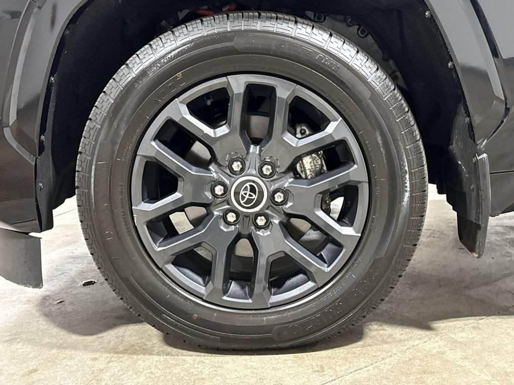 Used 2023 Toyota Sequoia Platinum AWD/4WD image 28