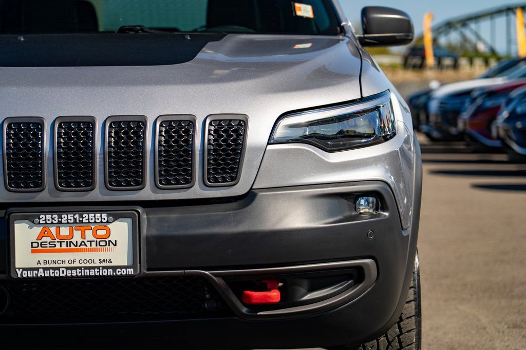 Used 2019 Jeep Cherokee Trailhawk AWD/4WD image 6