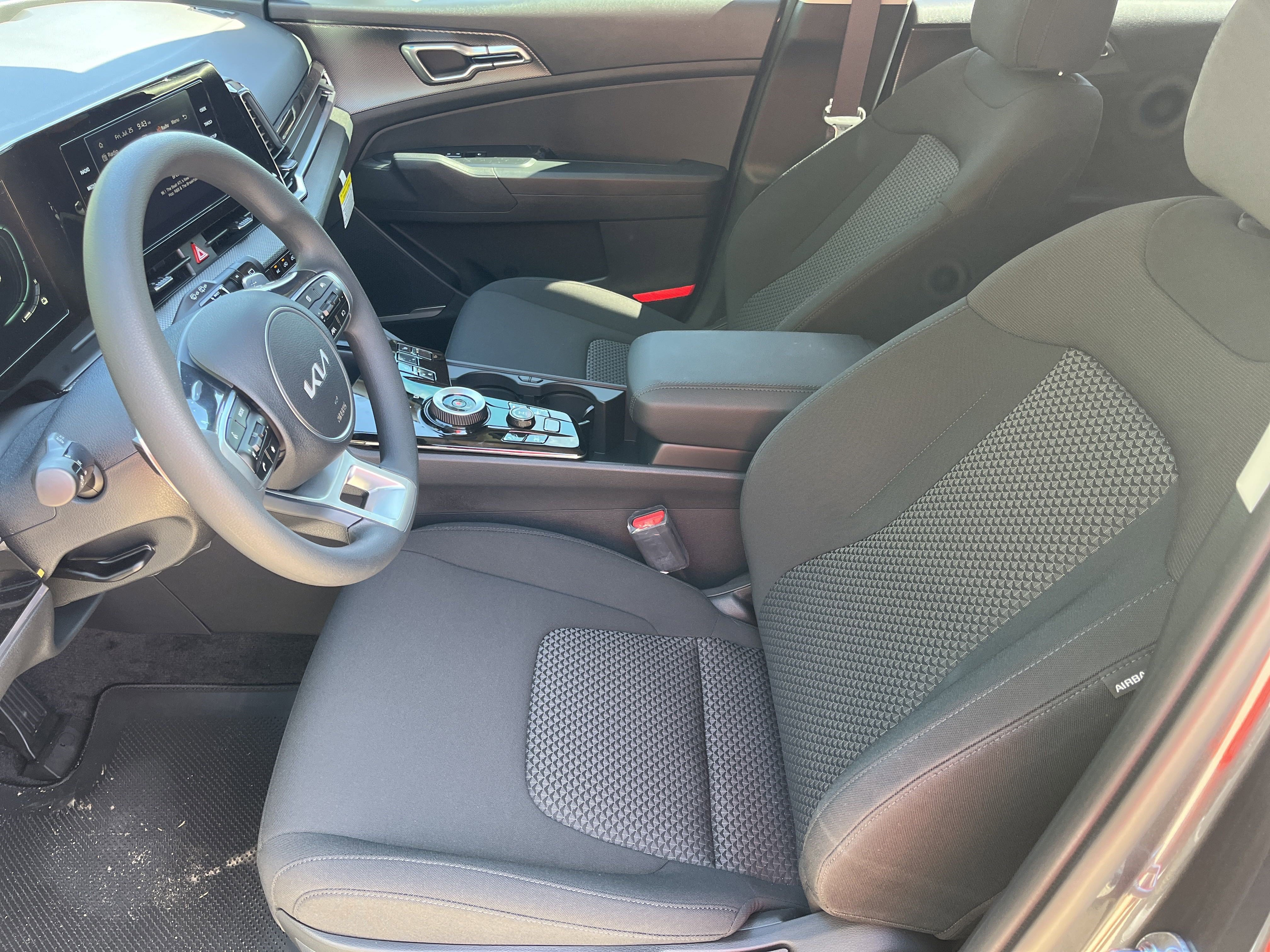 New 2025 Kia Sportage LX AWD/4WD image 17