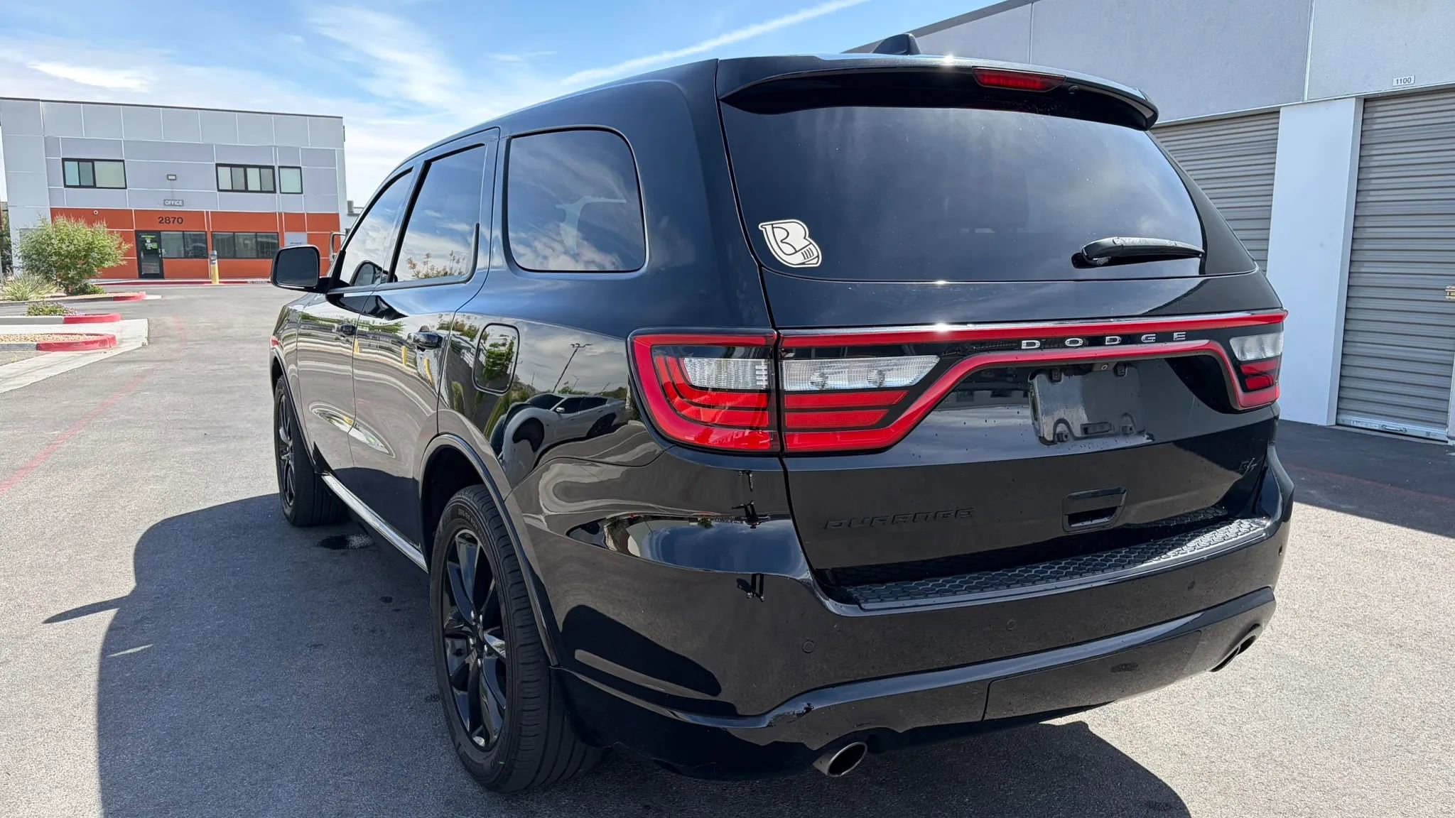 Used 2018 Dodge Durango R/T w/ Blacktop Package RWD image 3