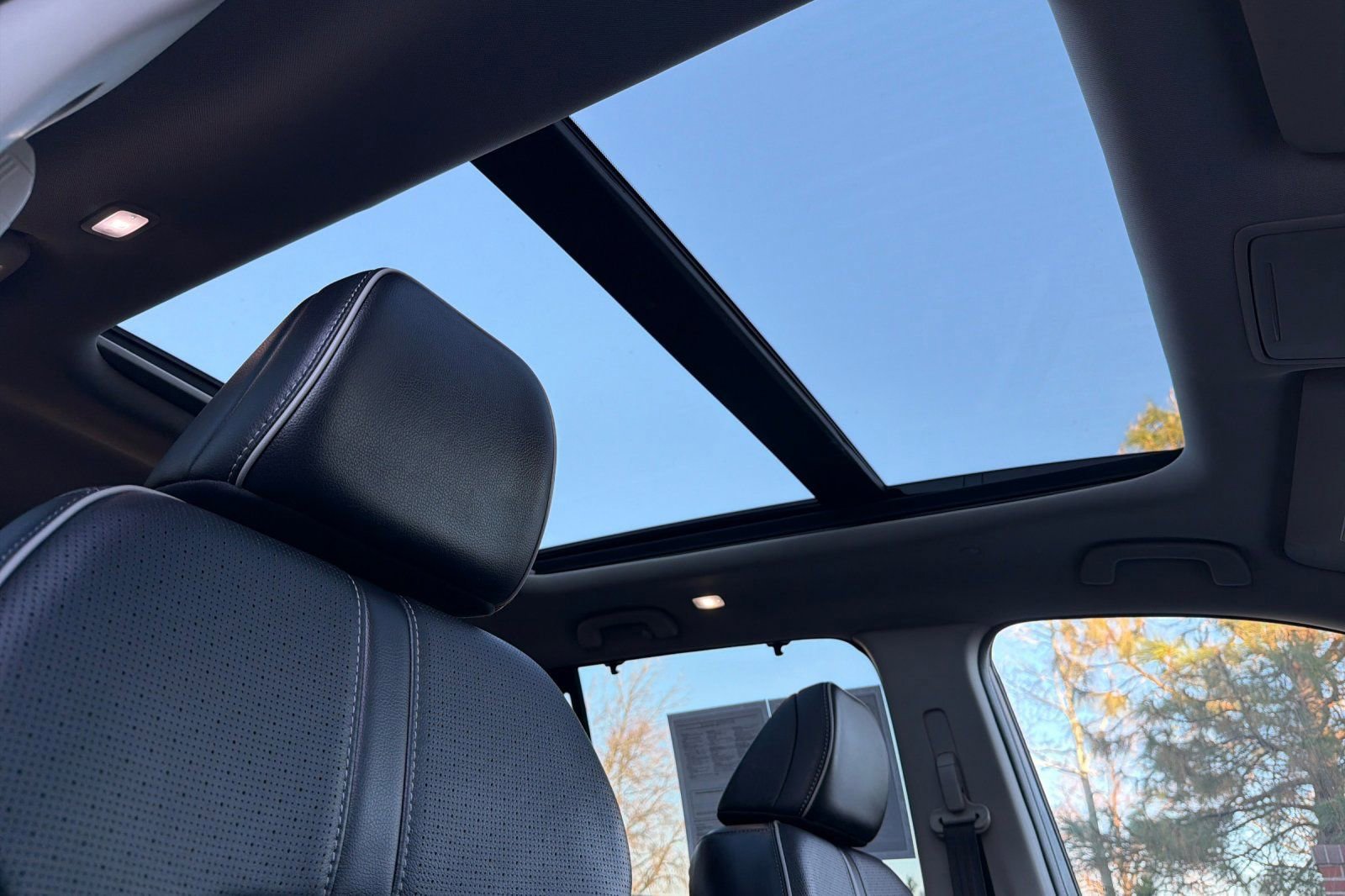 Used 2023 Honda Pilot Elite image 23