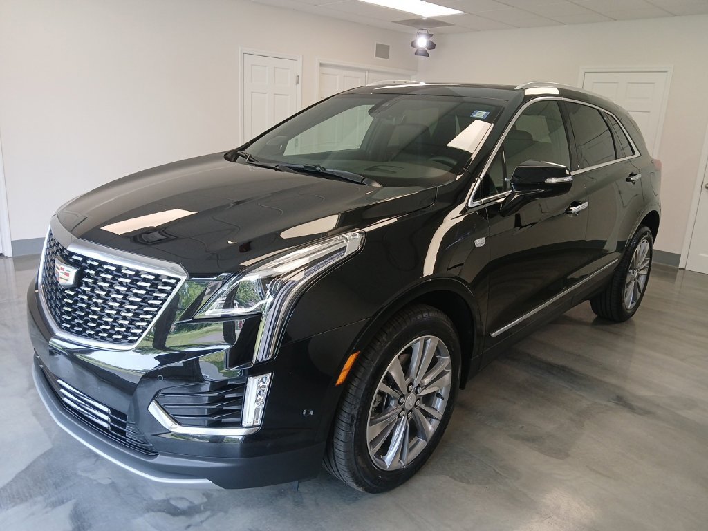 Certified 2025 Cadillac XT5 Premium Luxury w/ Technology Package AWD/4WD image 4