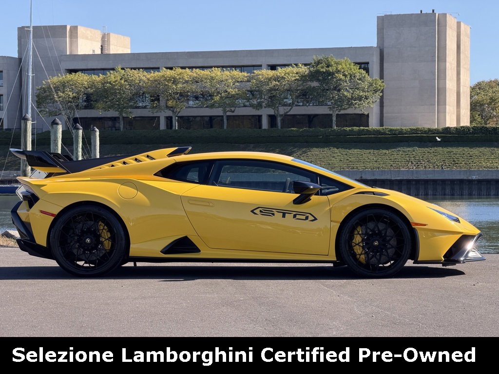Used 2023 Lamborghini Huracan STO image 4