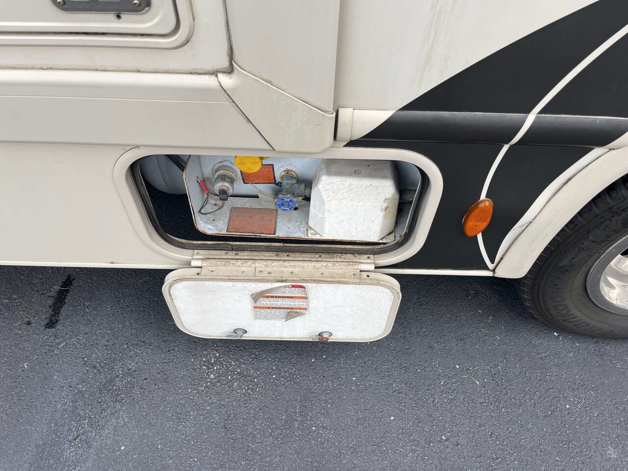 Used 2018 Ford E-450 and Econoline 450 Super Duty w/ Motorhome Prep Package image 12
