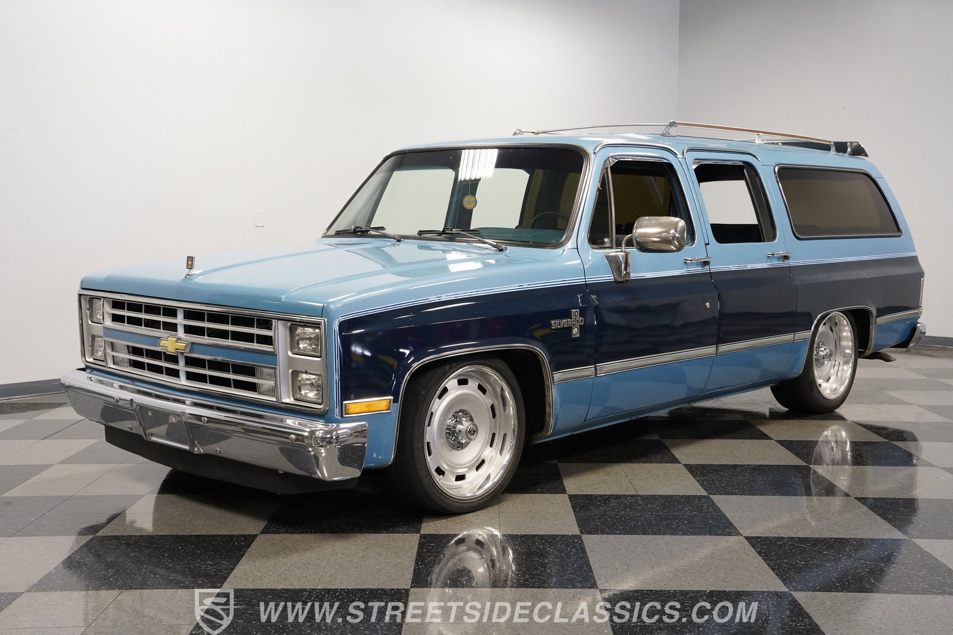 Used 1986 Chevrolet Suburban 2WD image 5