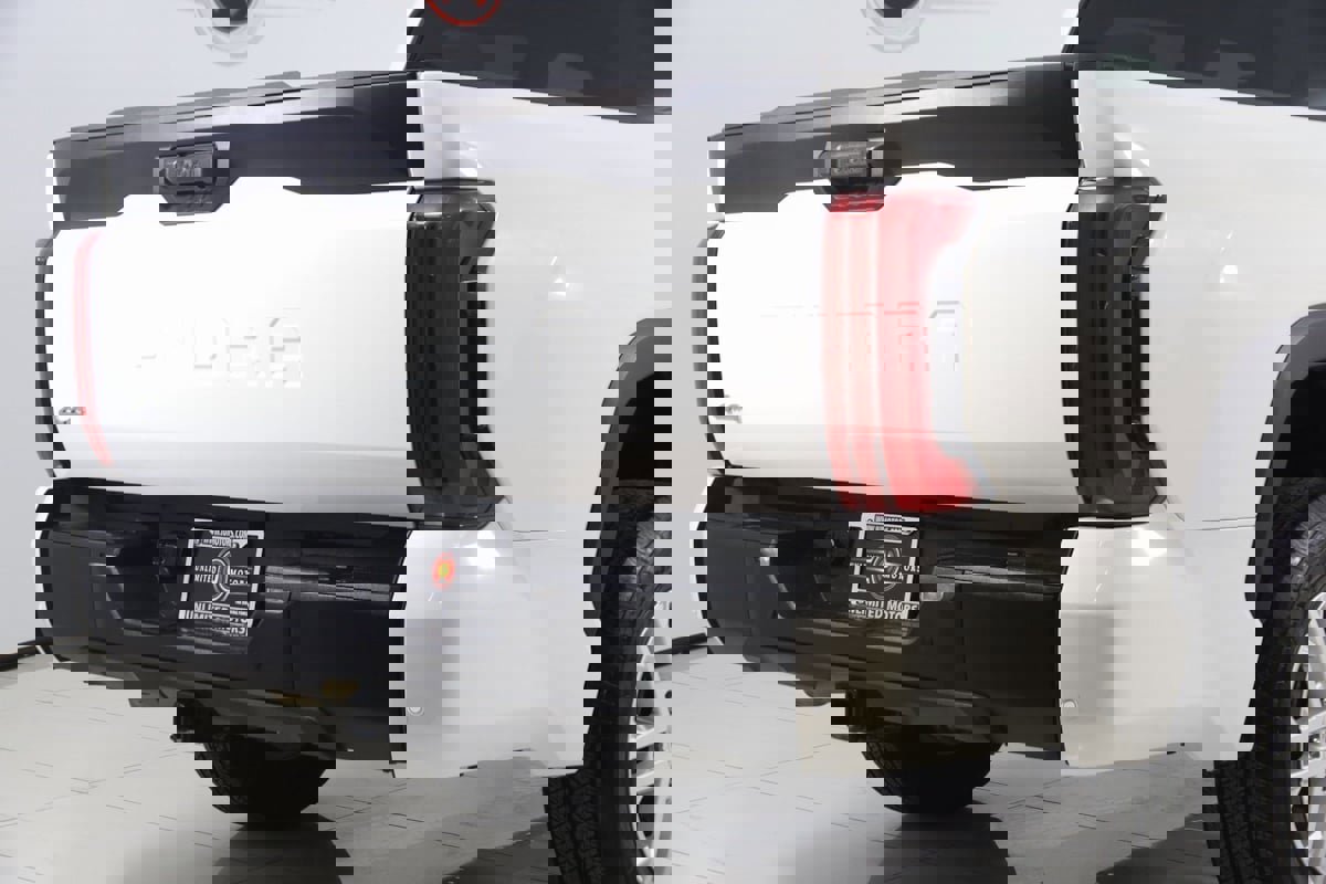 Used 2024 Toyota Tundra SR5 w/ SR5 Convenience Package AWD/4WD image 42