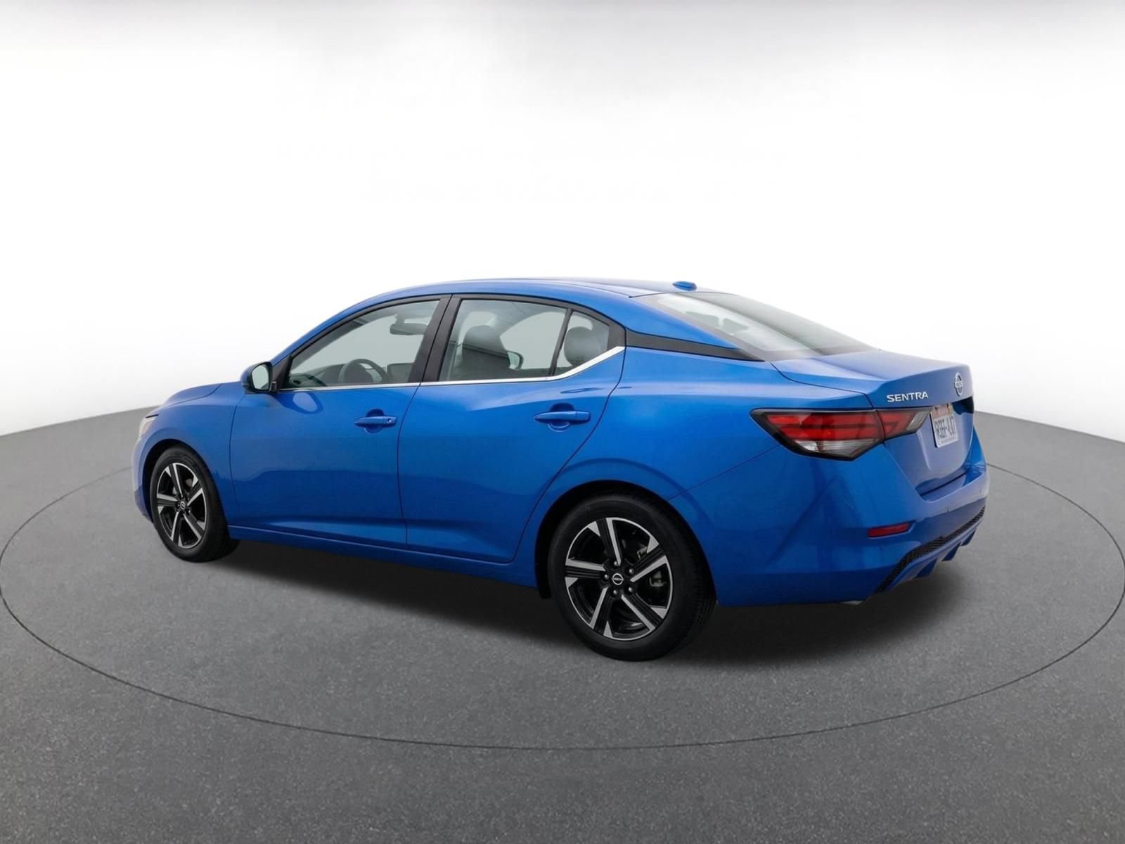 Used 2025 Nissan Sentra SV FWD image 7