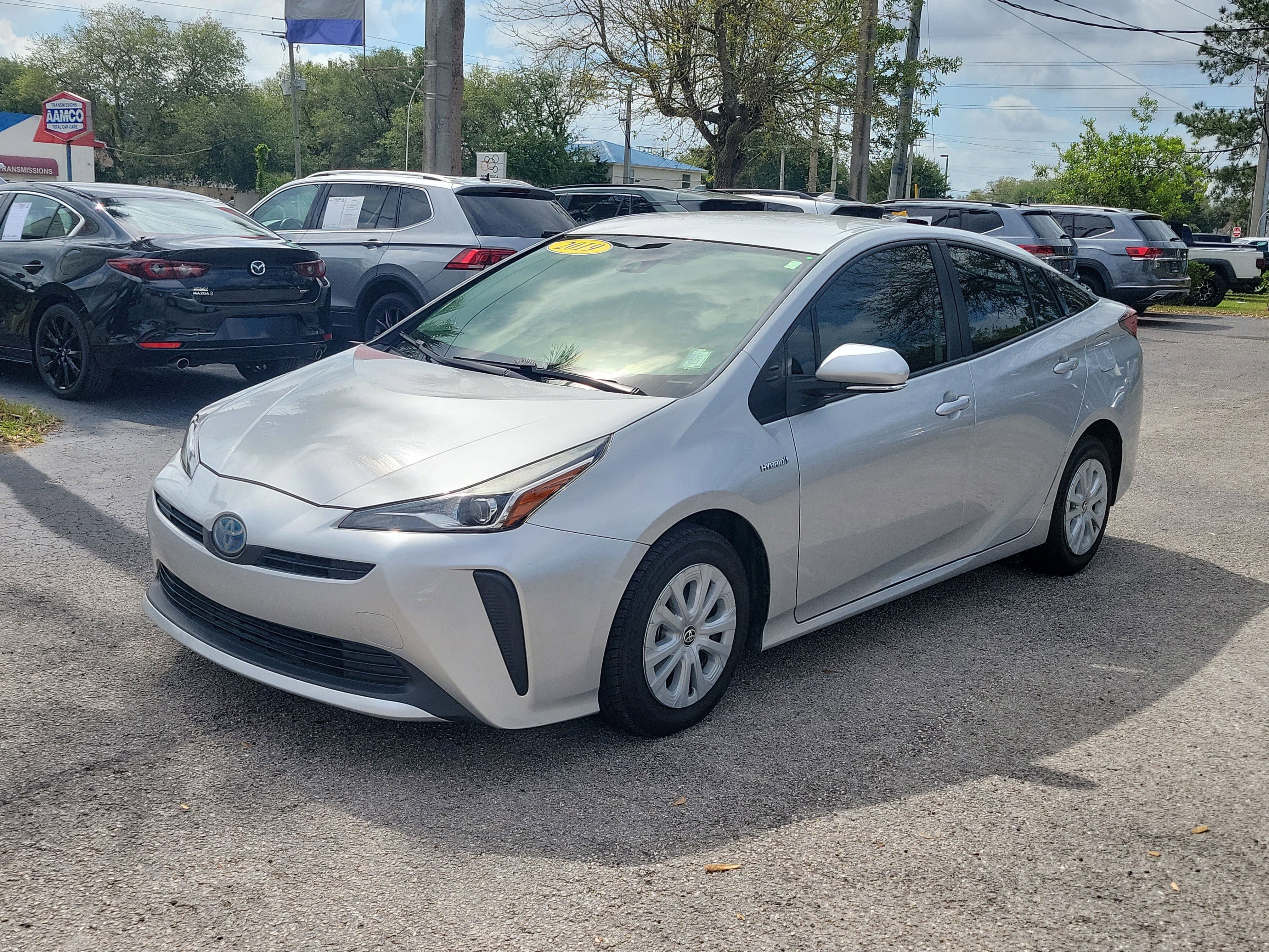 Used 2019 Toyota Prius L Eco FWD image 3
