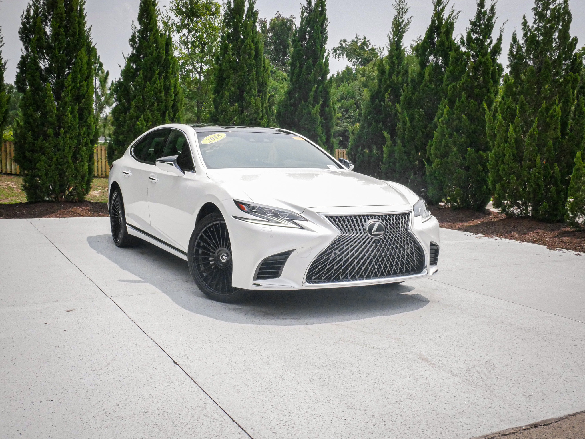 Used 2018 Lexus LS 500 w/ Luxury Package RWD image 2