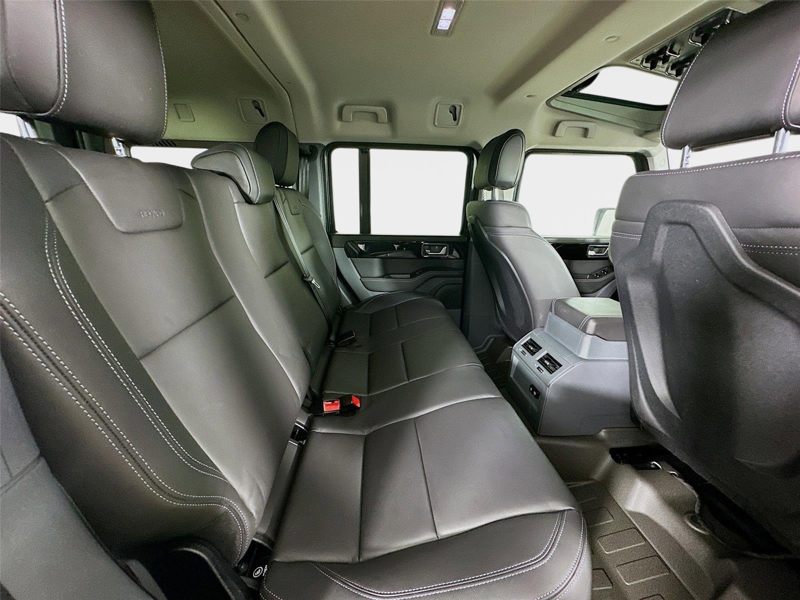 Used 2024 INEOS Grenadier Fieldmaster Edition image 47