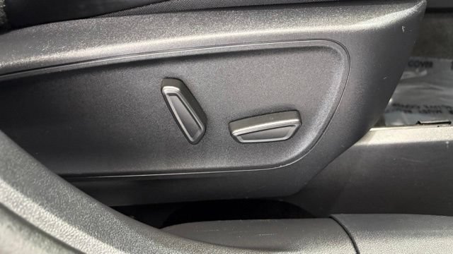 Used 2025 Ford Escape Platinum AWD/4WD image 22