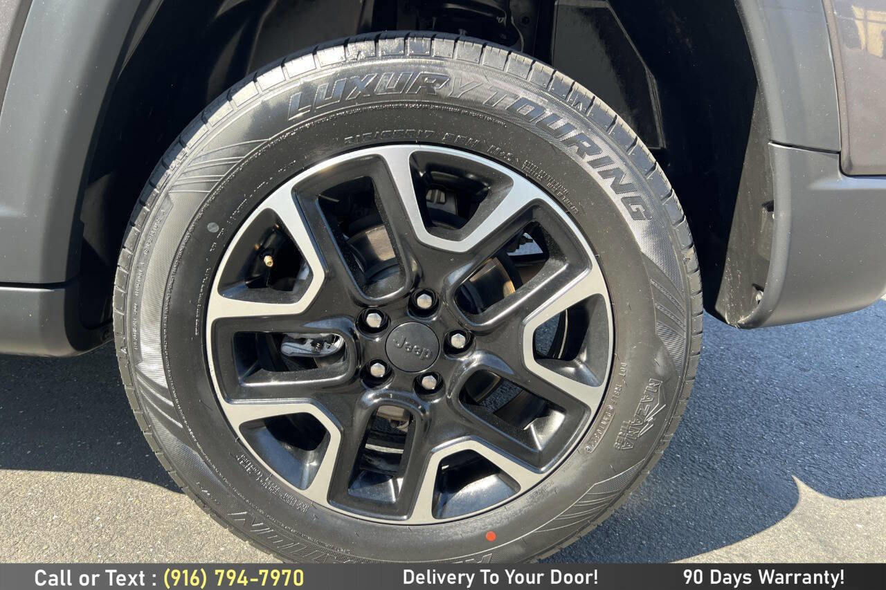 Used 2019 Jeep Compass Trailhawk AWD/4WD image 10